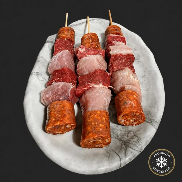 Anticucho Mixto, Carne Vacuno, Cerdo y Longaniza - Anticuchos a Domicilio